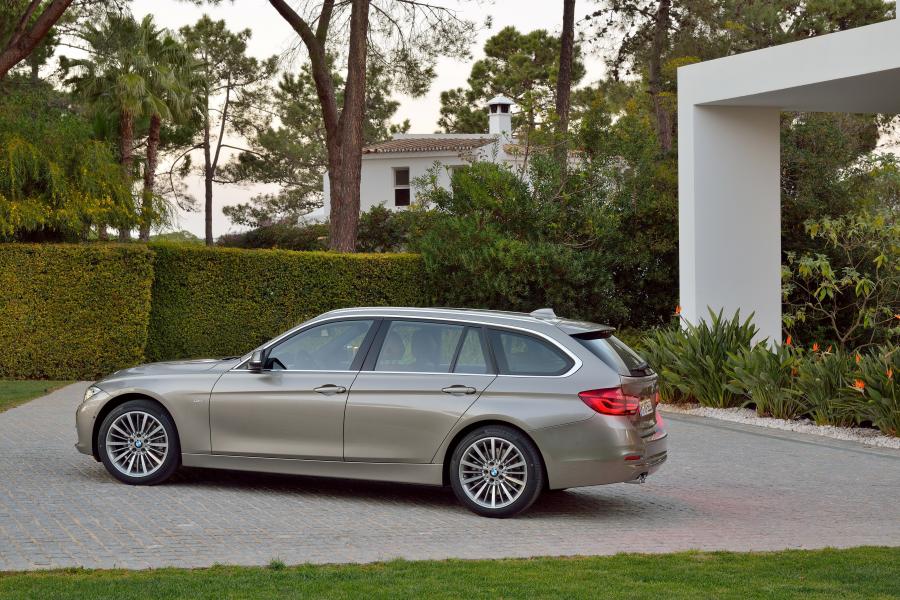  BMW 330d Touring Luxury Line 2015 года  (фото 22 из 28)